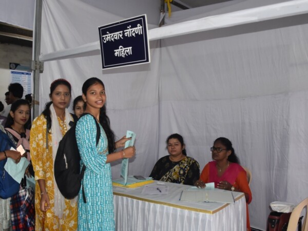 Career Fair 05